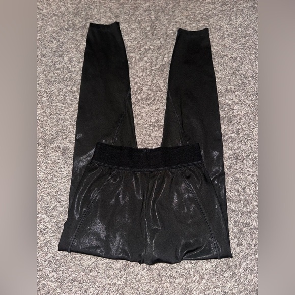 Victoria’s Secret PINK! Active Black & Shimmer Shine Fit Leggings Size Small - Picture 8 of 8